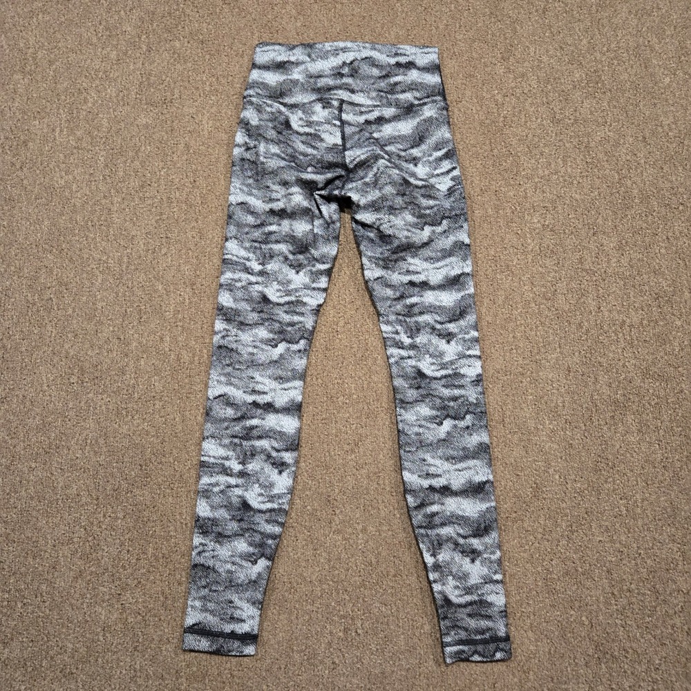 Lululemon Leggings Wunder Under High Rise Static Wave White Black Size 6 Yoga
